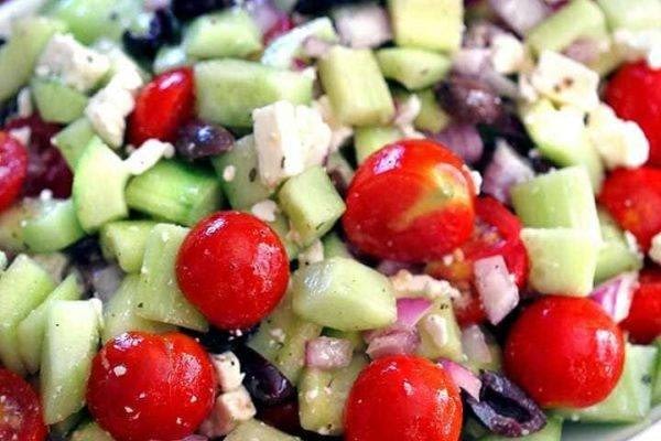 Salada de Pepino, Tomate e Azeitonas