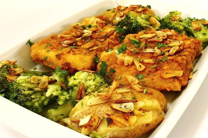 Bacalhau Empanado com Brócolis e Batata