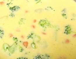 Sopa de Batata Doce com Brócolis e Cenoura