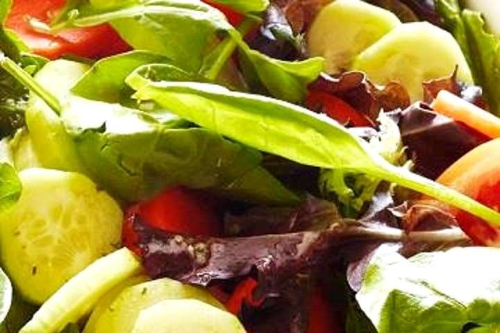 Salada de Folhas com Legumes
