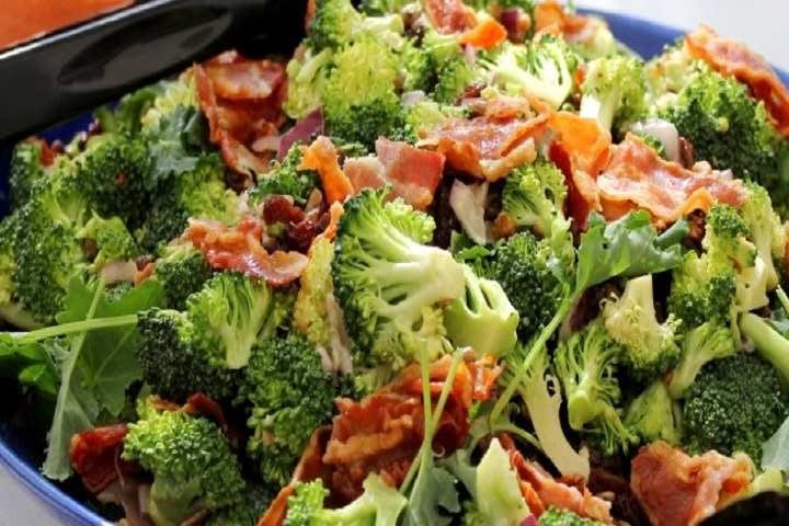 Salada de Brócolis com Bacon e Maçã