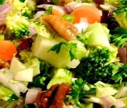 Salada de Brócolis com Legumes